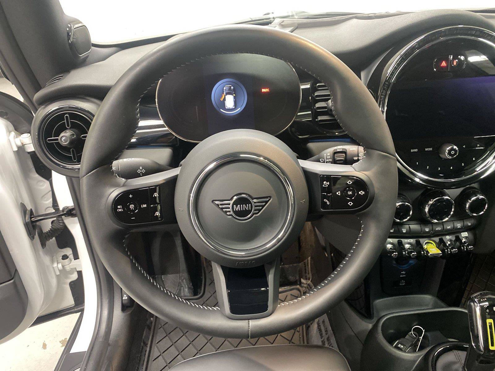 Used 2024 MINI Cooper SE FWD image 15