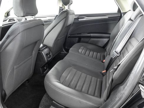 Used 2018 Ford Fusion SE FWD image 34