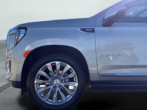 Used 2023 GMC Yukon XL Denali image 27