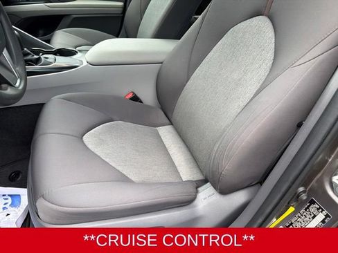 Used 2018 Toyota Camry LE FWD image 9