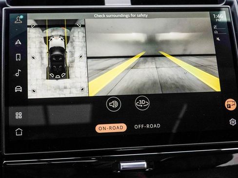 Used 2024 Land Rover Discovery Dynamic SE image 28