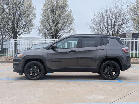 Used 2019 Jeep Compass Latitude image 9
