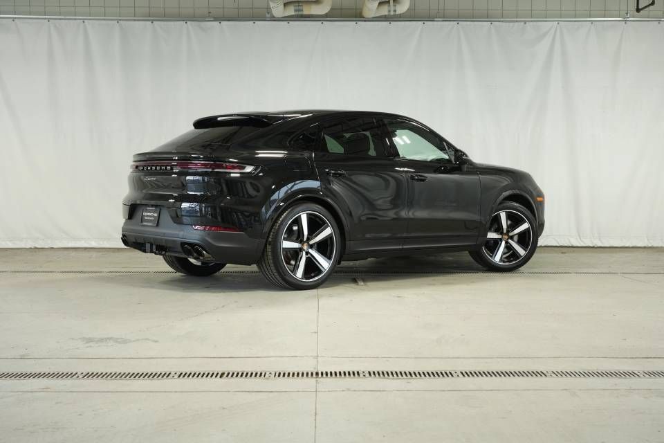 Certified 2026 Porsche Cayenne Coupe AWD/4WD image 7