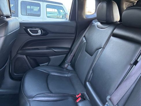 Used 2025 Jeep Compass Trailhawk w/ Trailer Tow Group AWD/4WD image 37