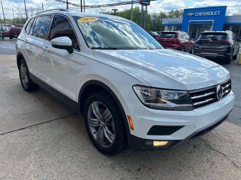 Used 2020 Volkswagen Tiguan SEL AWD/4WD image 7