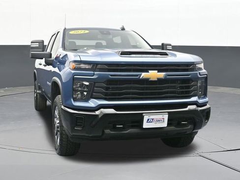 Used 2024 Chevrolet Silverado 2500 Custom w/ Custom Value Package AWD/4WD image 24