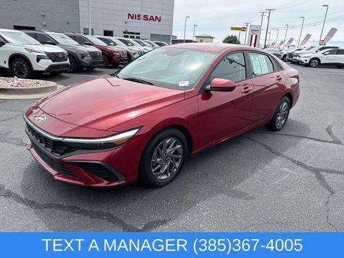 Used 2024 Hyundai Elantra SEL FWD image 7