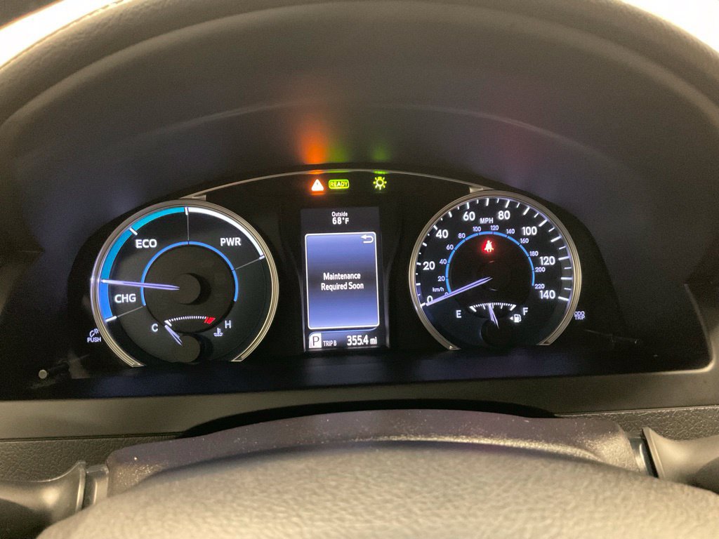 Used 2016 Toyota Camry XLE FWD image 2