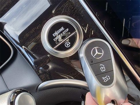 Certified 2025 Mercedes-Benz GLC 300 image 18