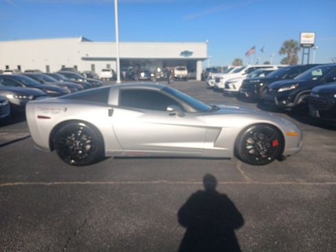 Used 2005 Chevrolet Corvette Coupe w/ Preferred Equipment Group image 2