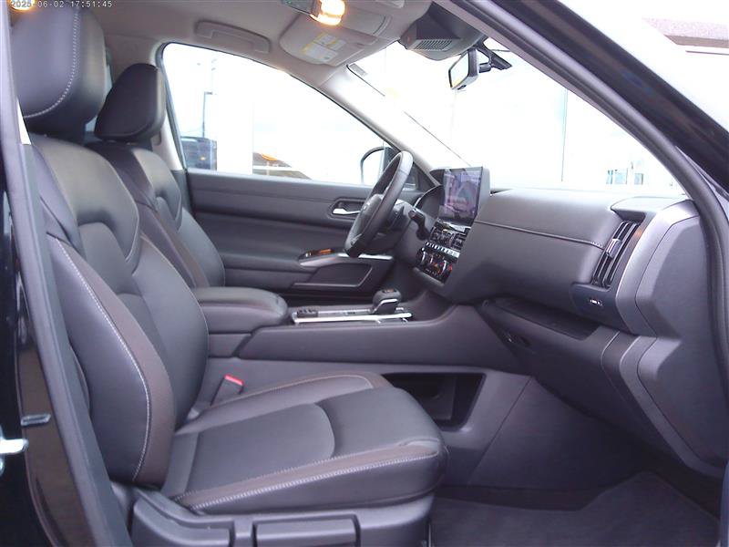 Used 2026 Nissan Pathfinder SL AWD/4WD image 10