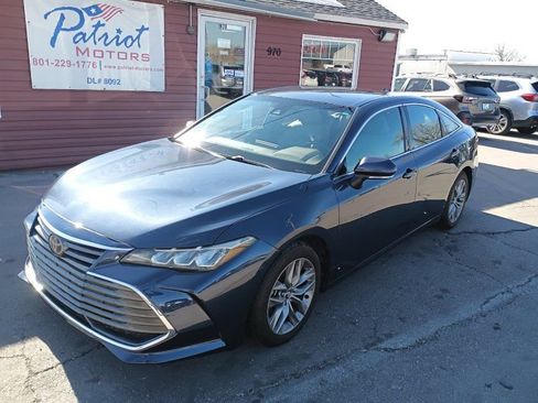 Used 2020 Toyota Avalon XLE image 1