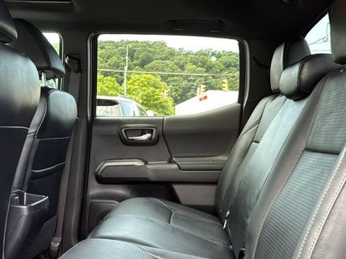 Certified 2023 Toyota Tacoma TRD Sport w/ TRD Premium Sport Package AWD/4WD image 21