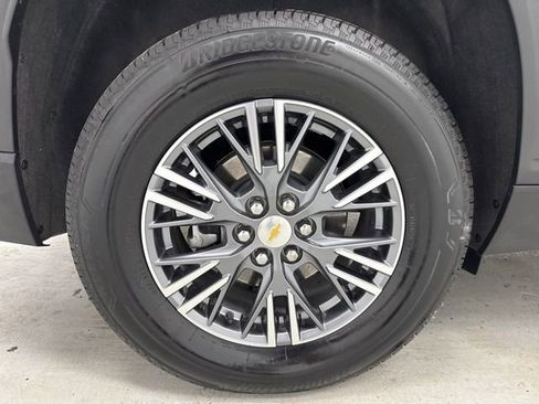 Used 2026 Chevrolet Traverse LT AWD/4WD image 33