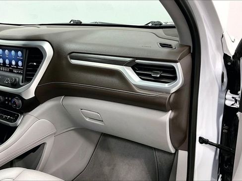 Used 2022 GMC Acadia SLT w/ Preferred Package FWD image 19