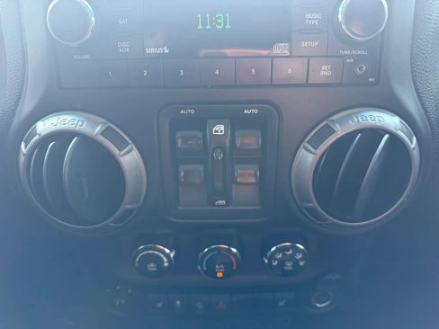 Used 2018 Jeep Wrangler Unlimited Sport S AWD/4WD image 18