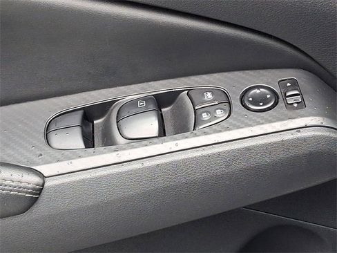 Used 2024 Nissan Altima 2.5 SV image 22