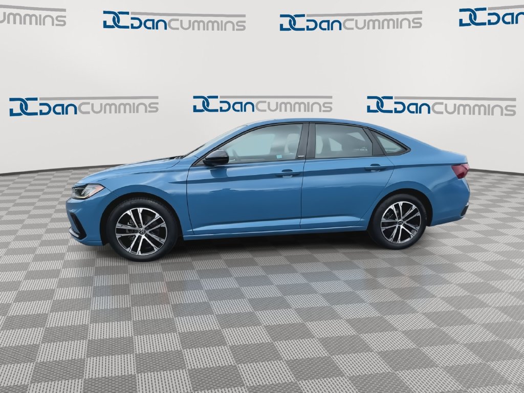 Used 2025 Volkswagen Jetta Sport FWD image 5