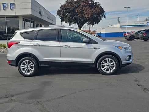 Used 2019 Ford Escape SE AWD/4WD image 2