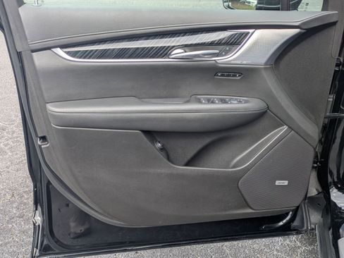 Used 2023 Cadillac XT6 Premium Luxury image 20