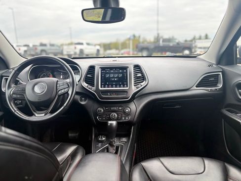 Used 2019 Jeep Cherokee Trailhawk w/ Cold Weather Group AWD/4WD image 26
