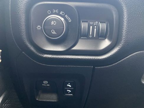 Used 2019 RAM 1500 Sport w/ Level 2 Equipment Group image 32