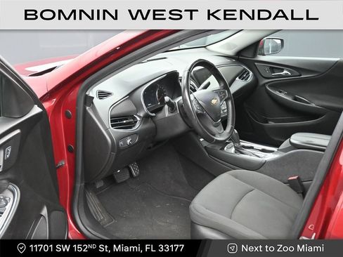 Used 2017 Chevrolet Malibu LT image 10