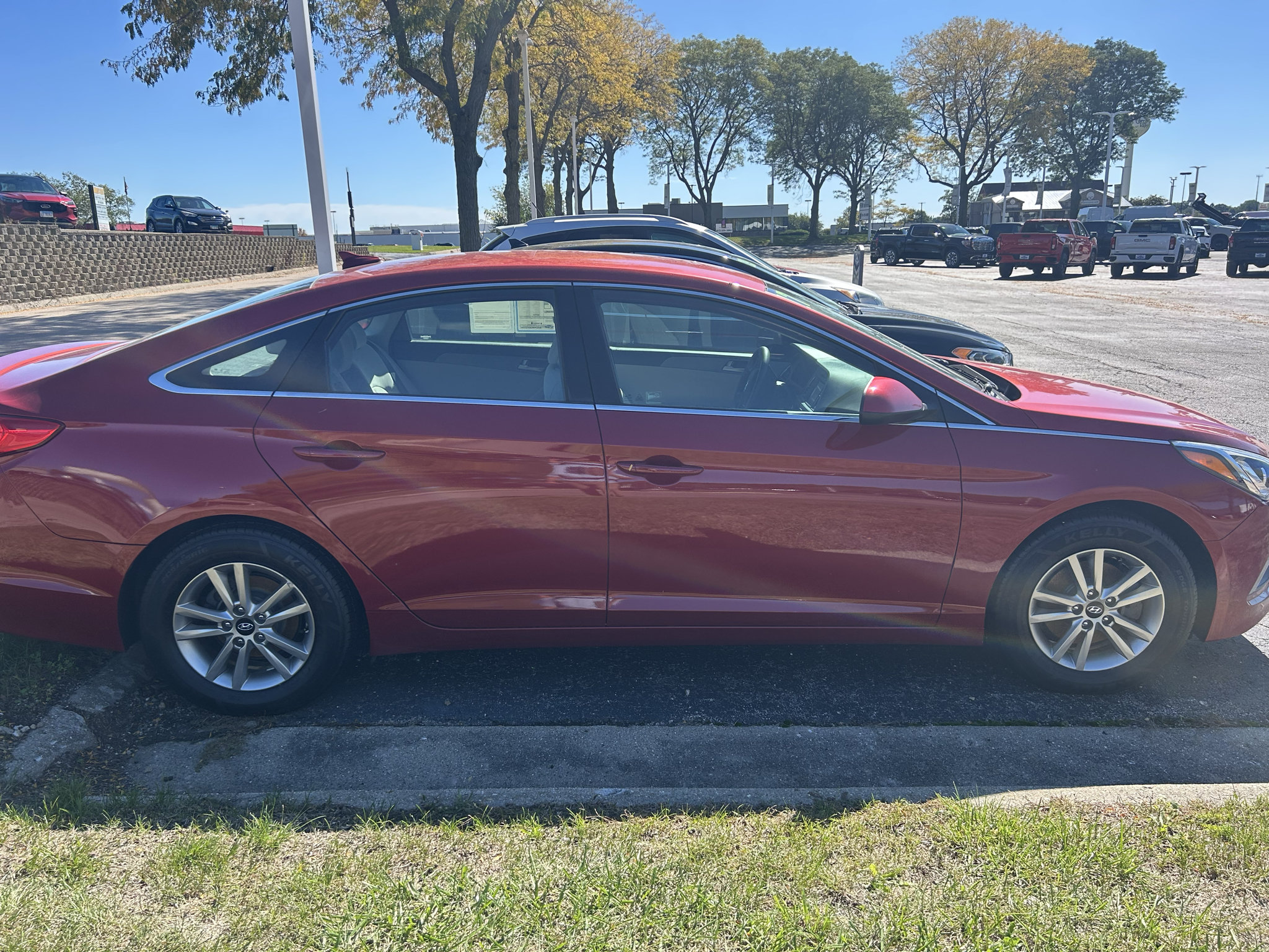 Used 2017 Hyundai Sonata SE FWD image 4