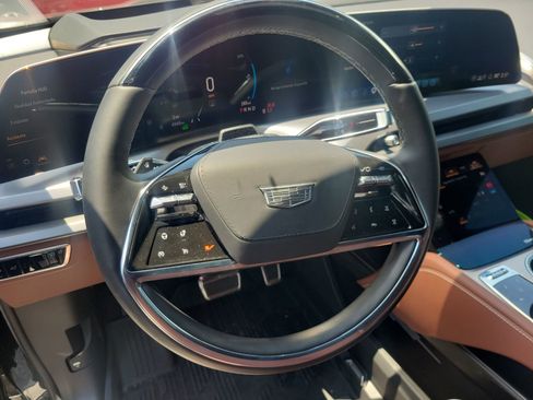 Used 2026 Cadillac Vistiq Platinum AWD/4WD image 29