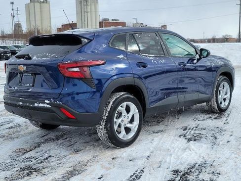 Certified 2024 Chevrolet Trax LS w/ LS Convenience Package image 2