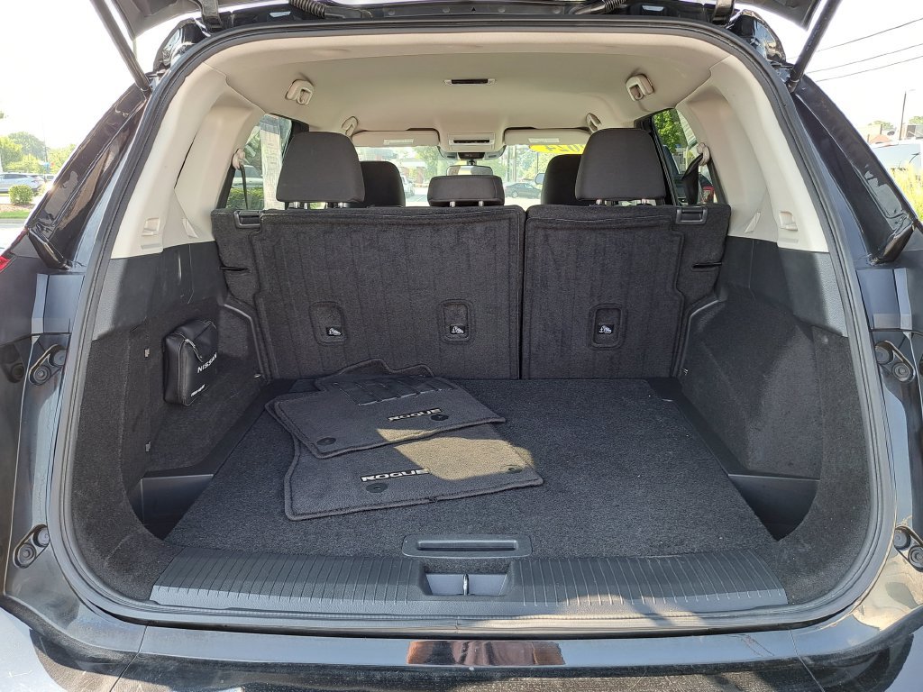 Used 2024 Nissan Rogue S AWD/4WD image 16