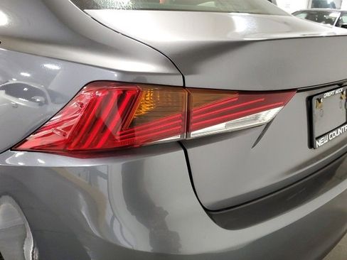 Used 2018 Lexus IS 300 AWD image 28