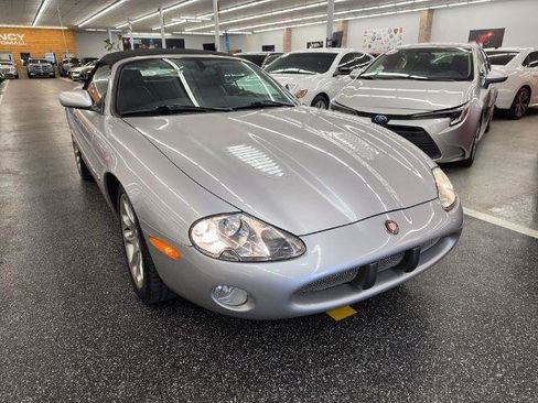 Used 2001 Jaguar XKR Convertible RWD image 4