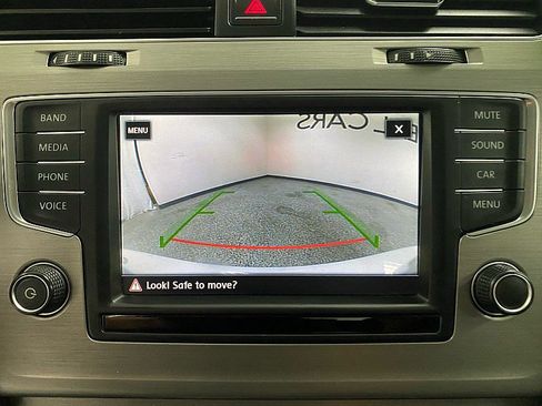 Used 2017 Volkswagen Golf Wolfsburg Edition image 21