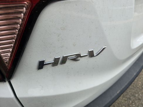 Used 2016 Honda HR-V EX image 12