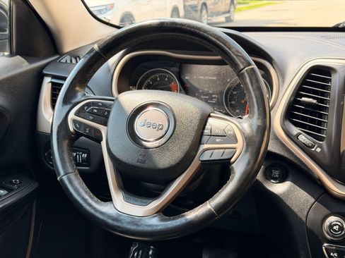 Used 2016 Jeep Cherokee Limited AWD/4WD image 27