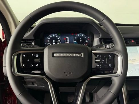 Used 2025 Land Rover Discovery Sport S image 18