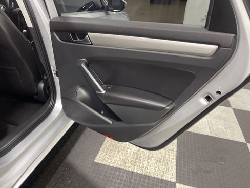 Used 2020 Volkswagen Passat 2.0T SE image 18