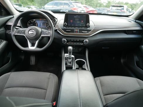 Certified 2024 Nissan Altima 2.5 SV FWD image 10