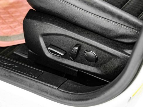 Used 2018 Ford Fusion SE w/ Equipment Group 201A FWD image 29