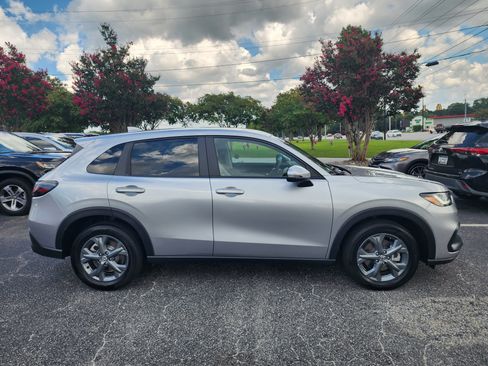 Certified 2026 Honda HR-V LX image 3