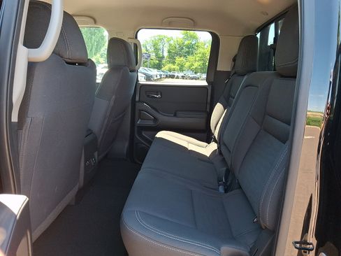Used 2024 Nissan Frontier SV w/ Hardbody Edition AWD/4WD image 10