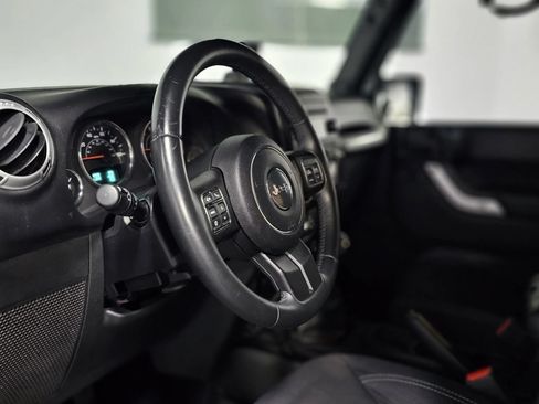 Used 2013 Jeep Wrangler Sahara w/ Connectivity Group AWD/4WD image 13