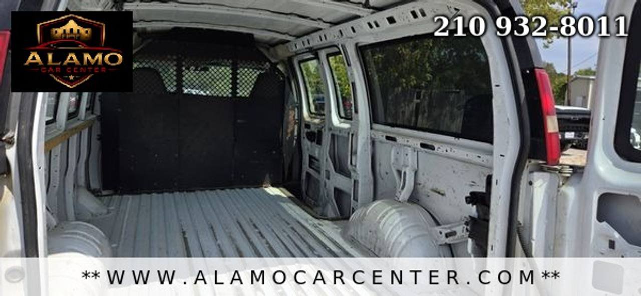 Used 2009 Chevrolet Express 1500 RWD image 24