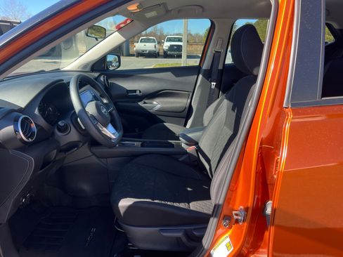 Used 2023 Nissan Kicks SV image 35