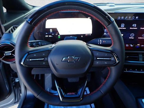 New 2025 Chevrolet Equinox EV RS image 15