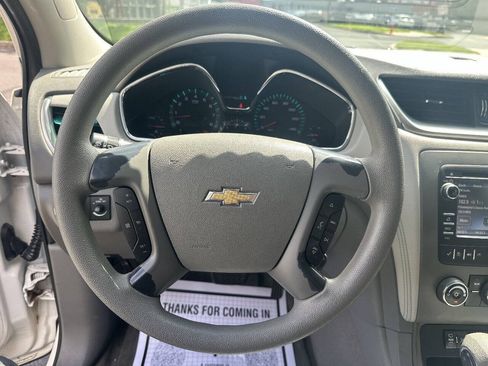 Used 2013 Chevrolet Traverse LS FWD image 17