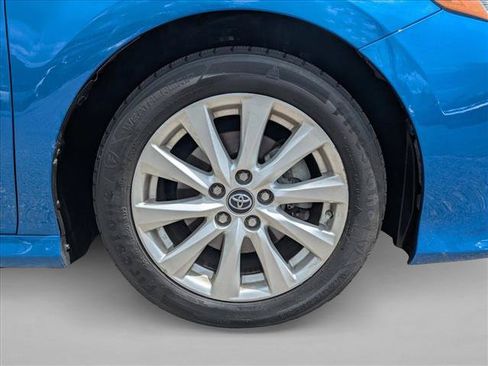 Used 2019 Toyota Camry LE FWD image 21