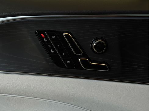 Used 2024 Cadillac Lyriq Luxury image 29