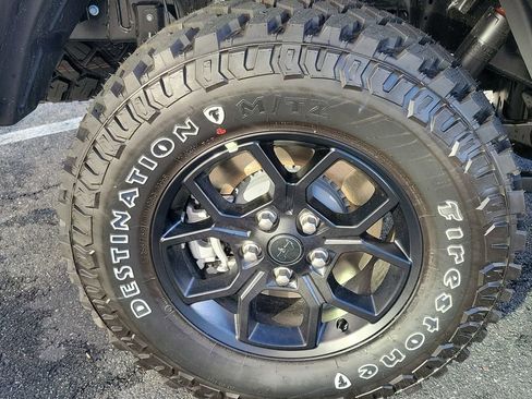 New 2026 Jeep Gladiator Sport AWD/4WD image 19